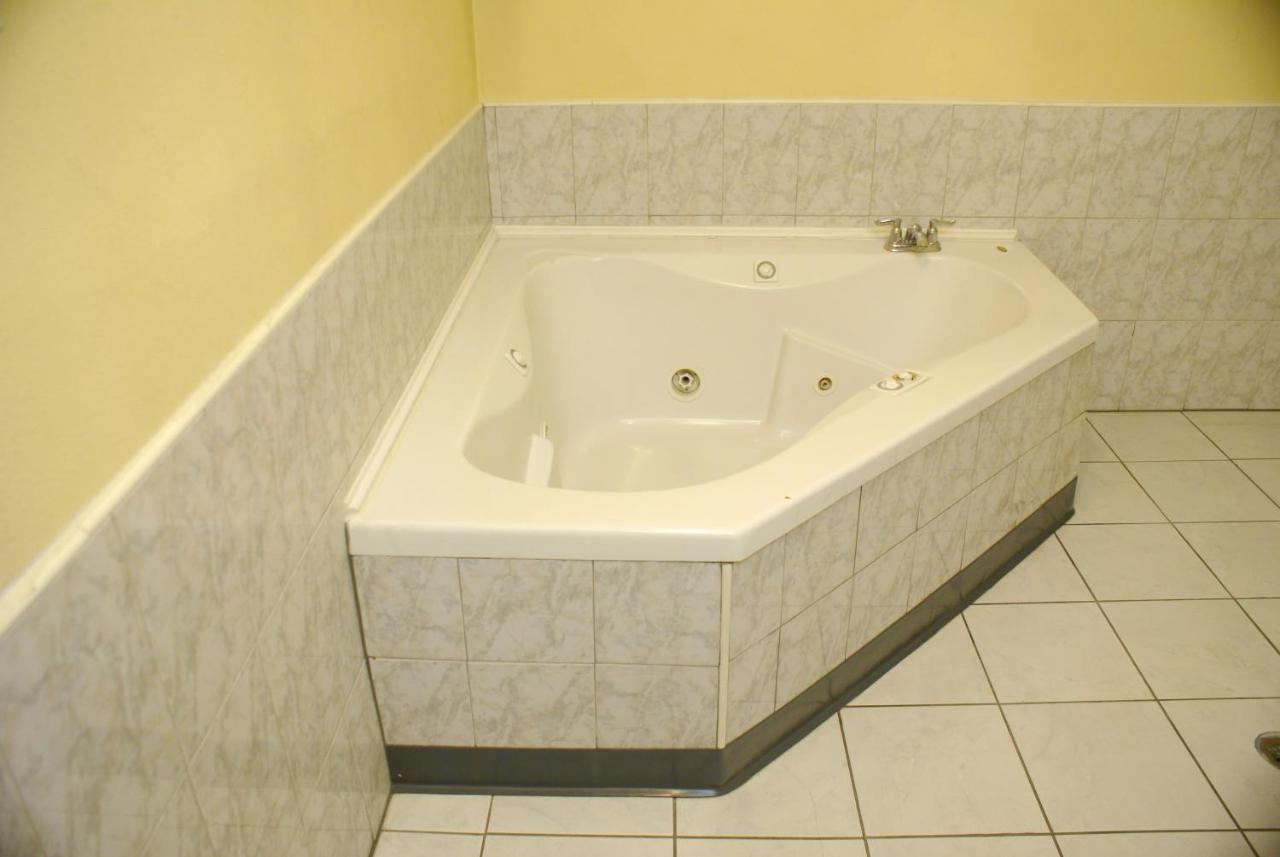 בואנה פארק Colony Inn מראה חיצוני תמונה